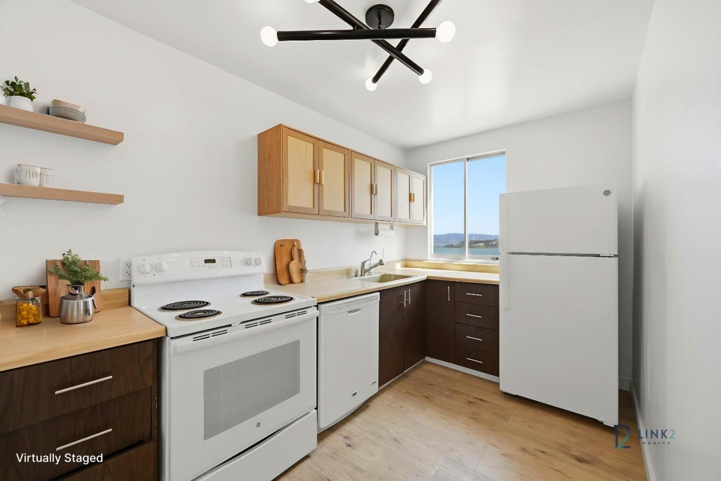 946 Stockton Street 18C