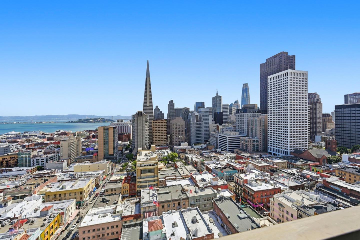 946 Stockton Street 18C