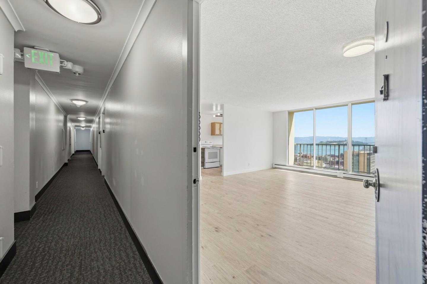 946 Stockton Street 18C