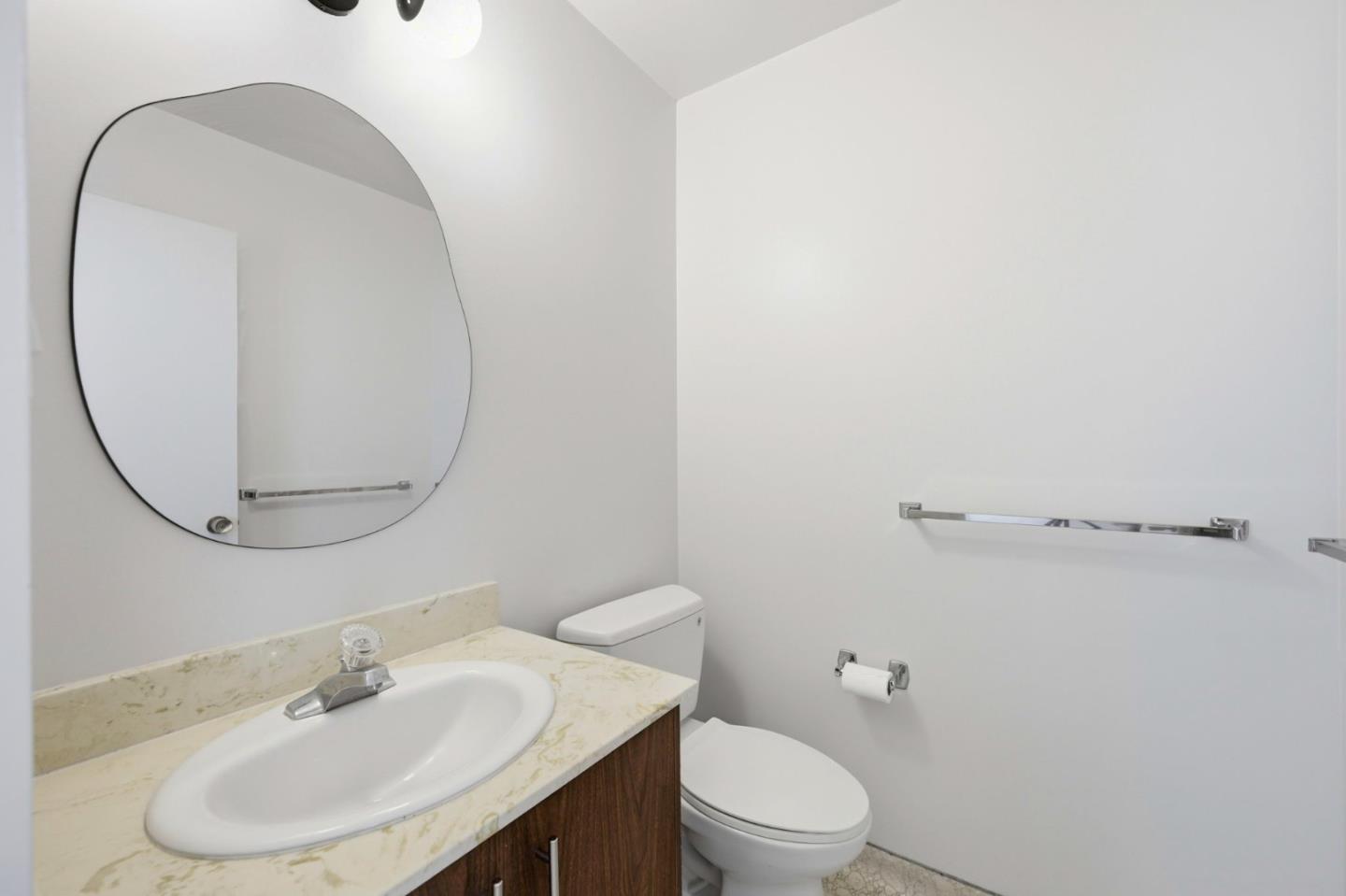 946 Stockton Street 18C