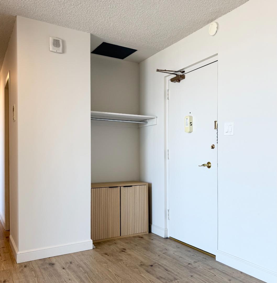 946 Stockton Street 18C