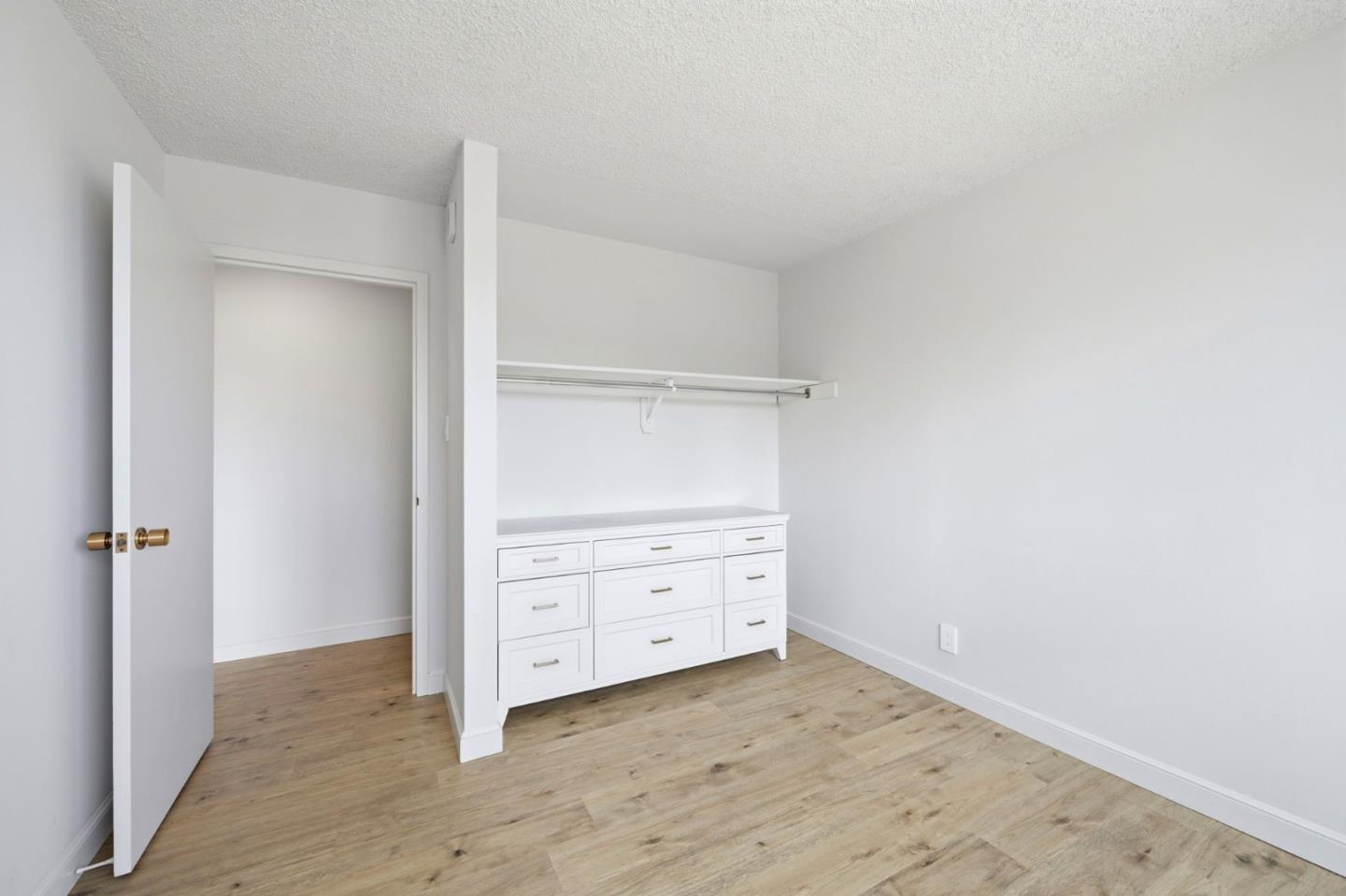 946 Stockton Street 18C