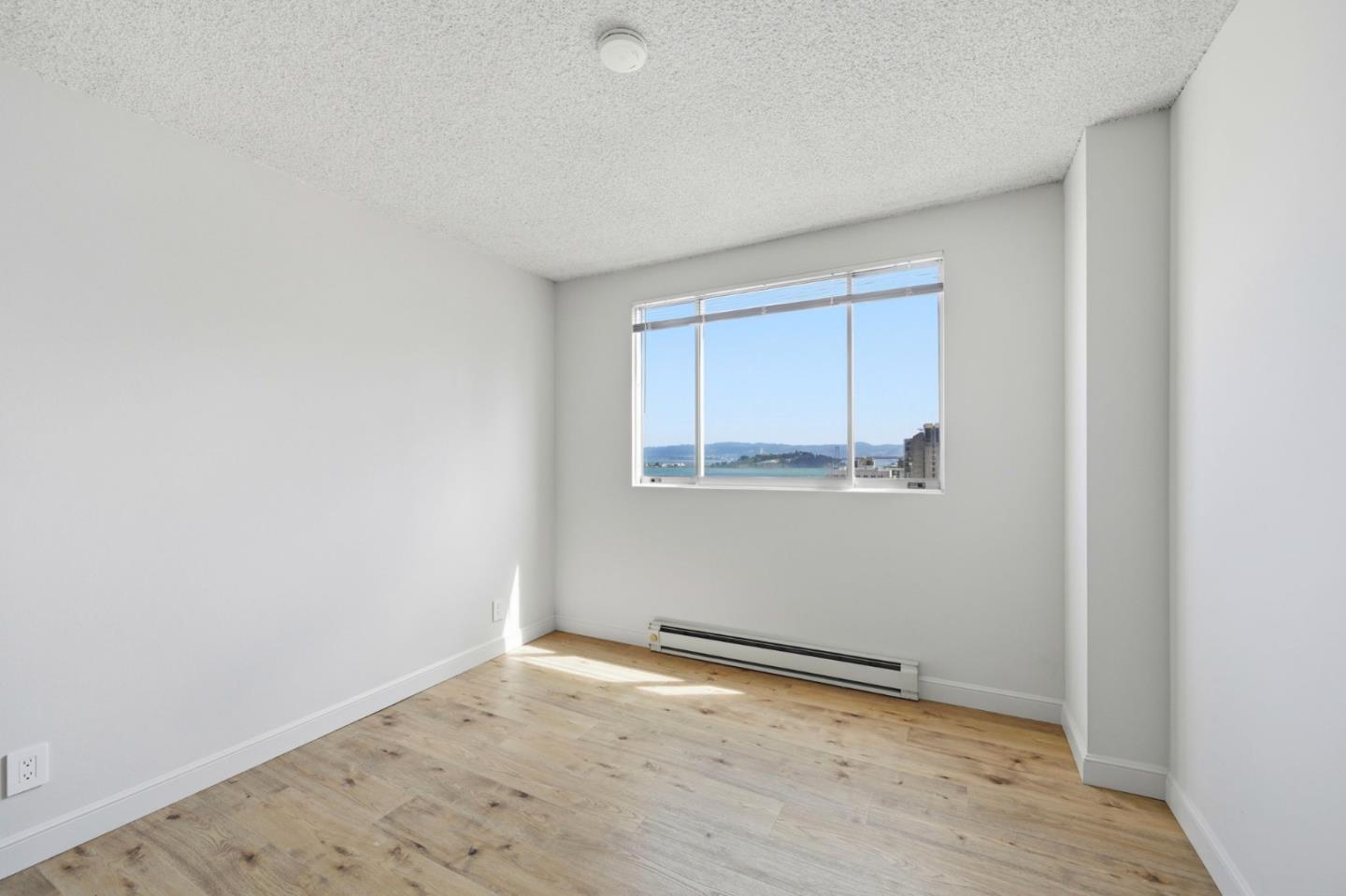 946 Stockton Street 18C