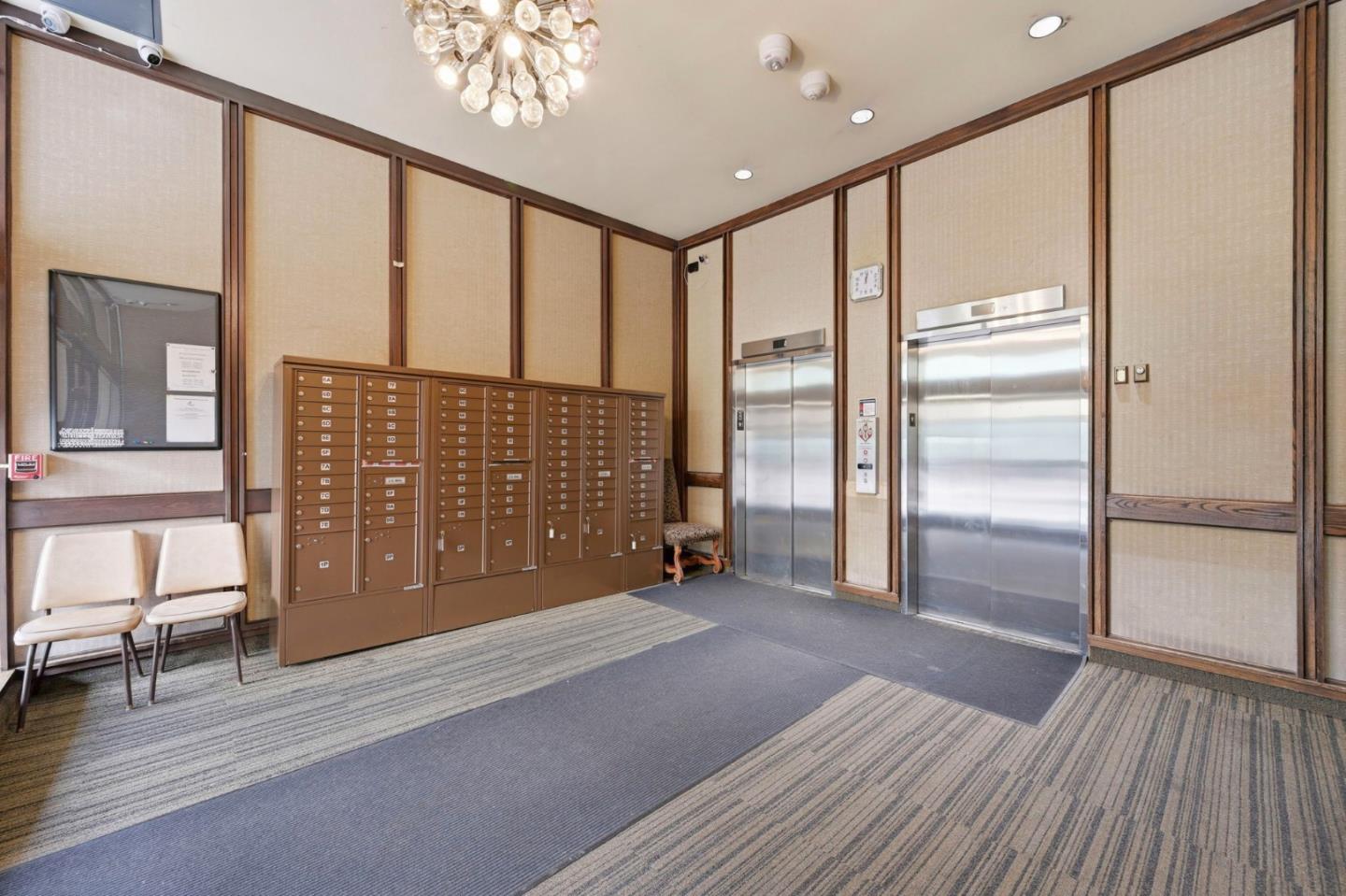 946 Stockton Street 18C