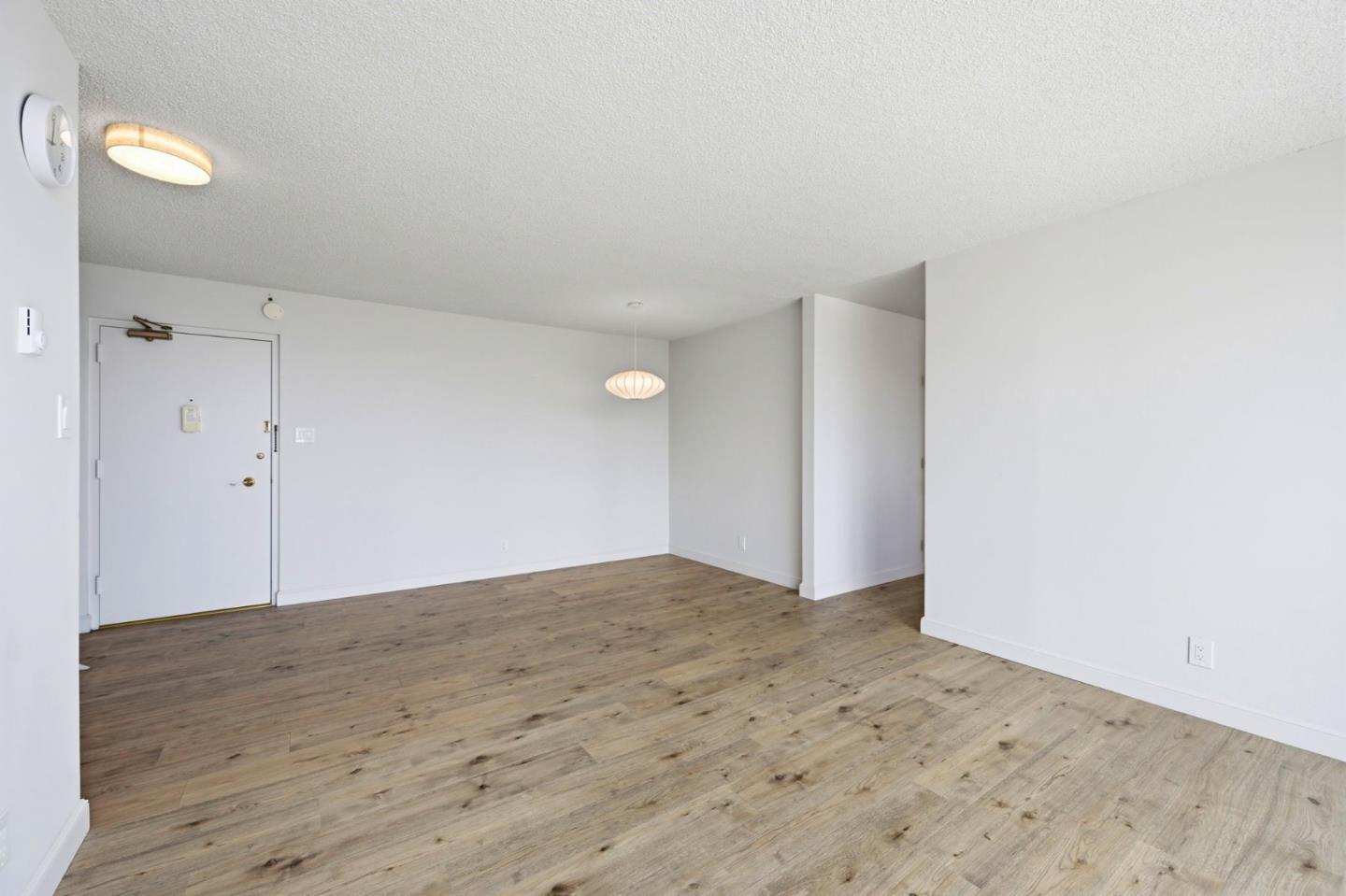 946 Stockton Street 18C