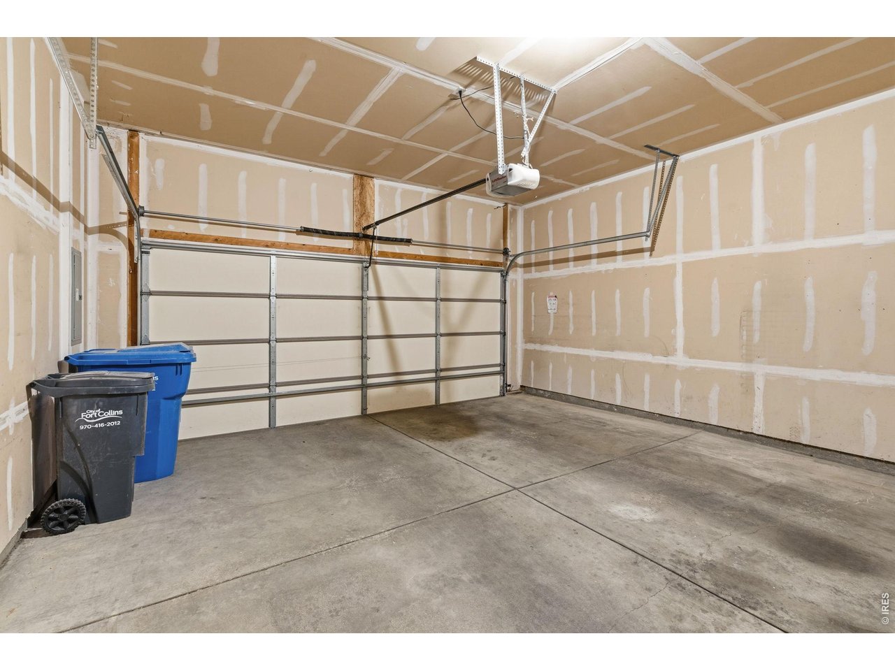5108 Country Squire Way