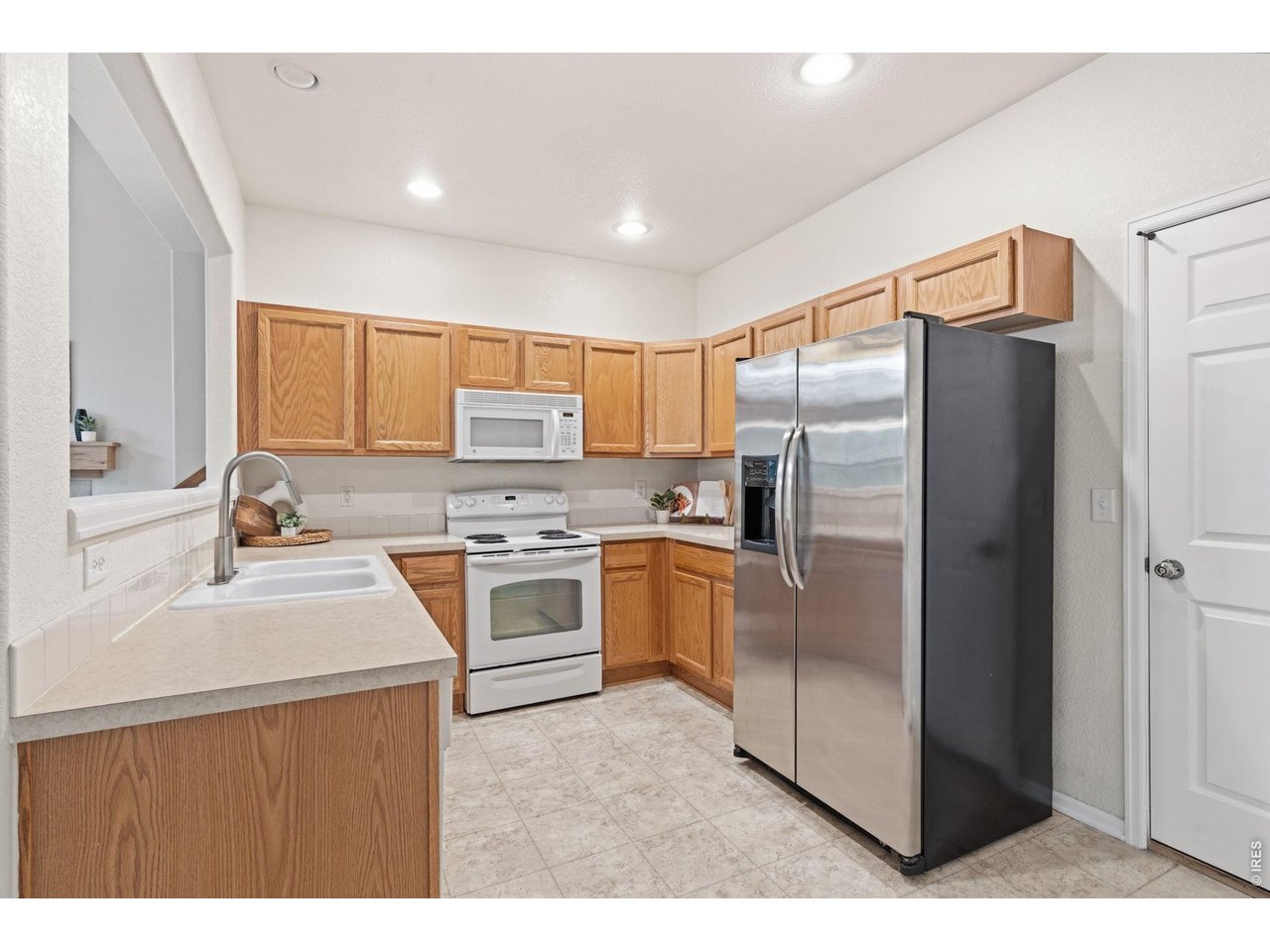 5108 Country Squire Way