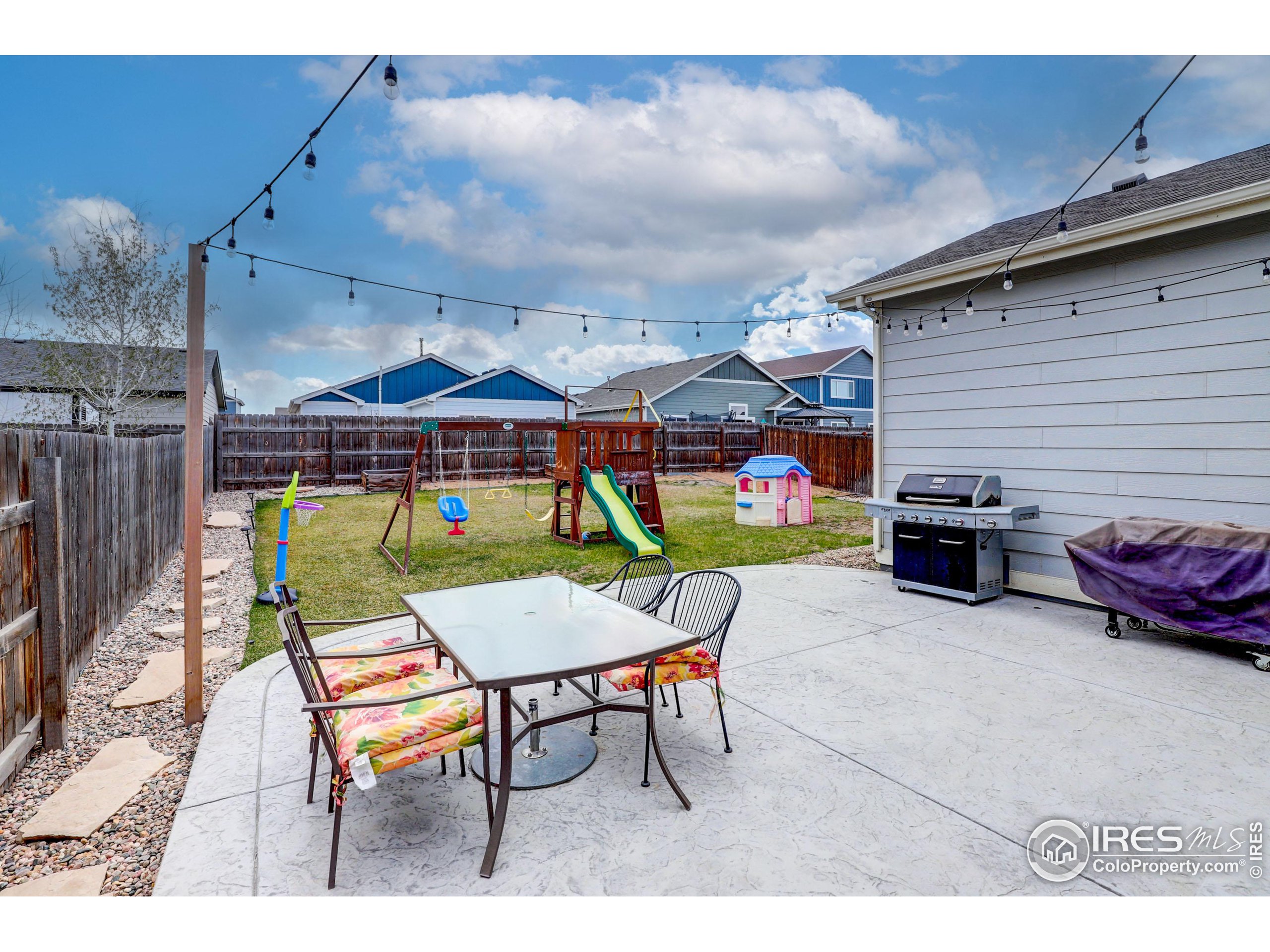 741 Village Dr