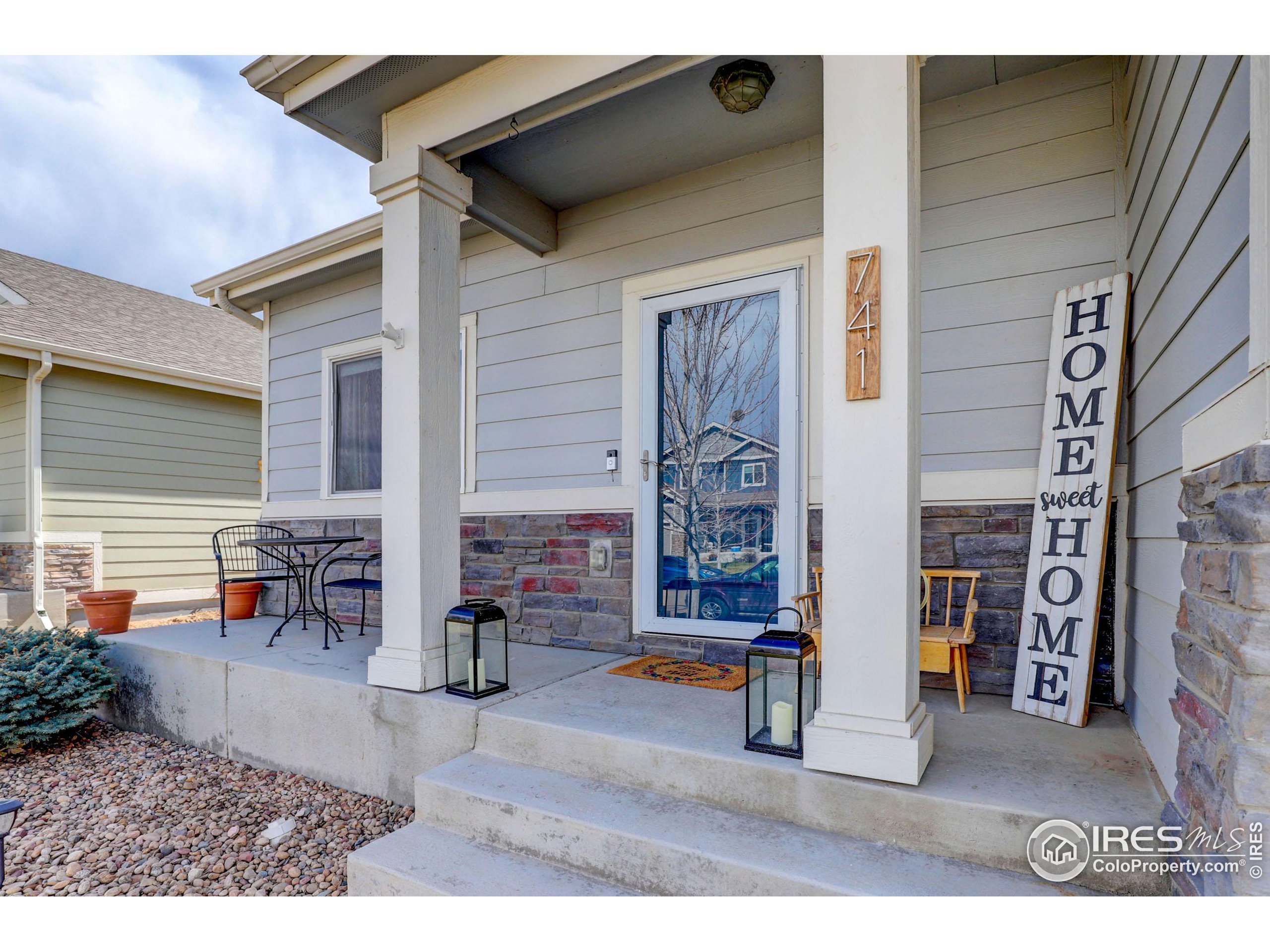 741 Village Dr