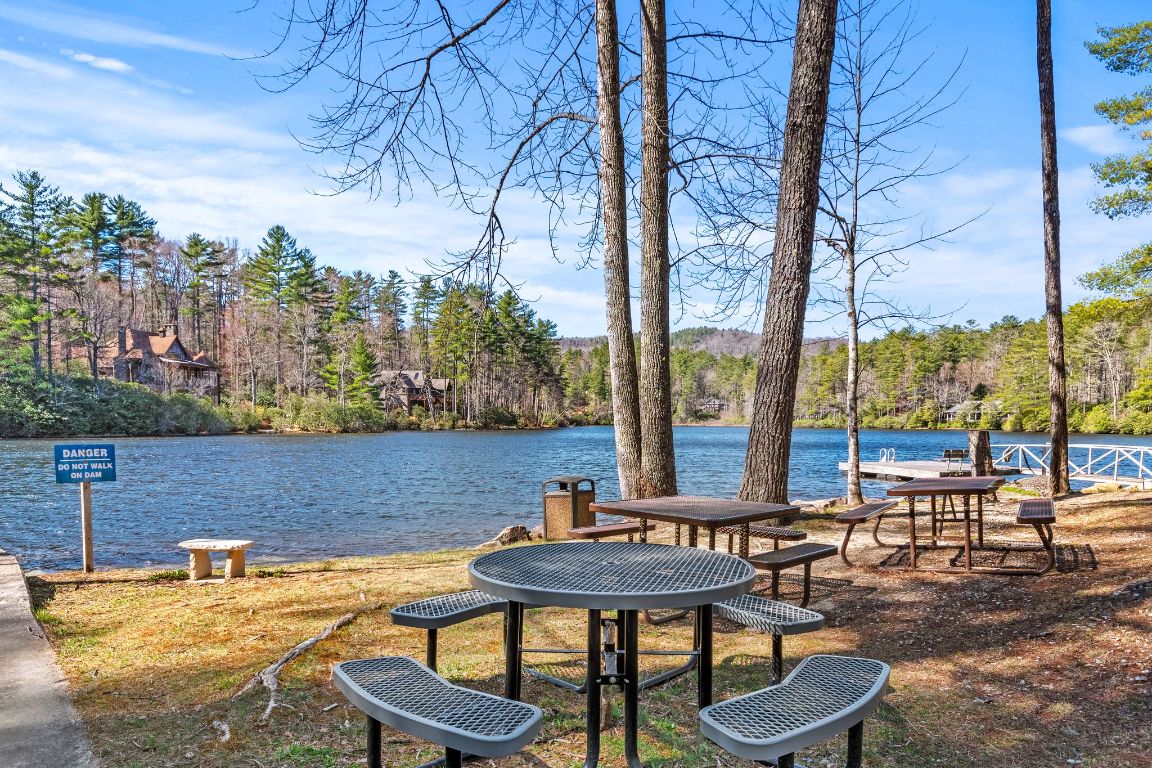 39 Pine Forest Court