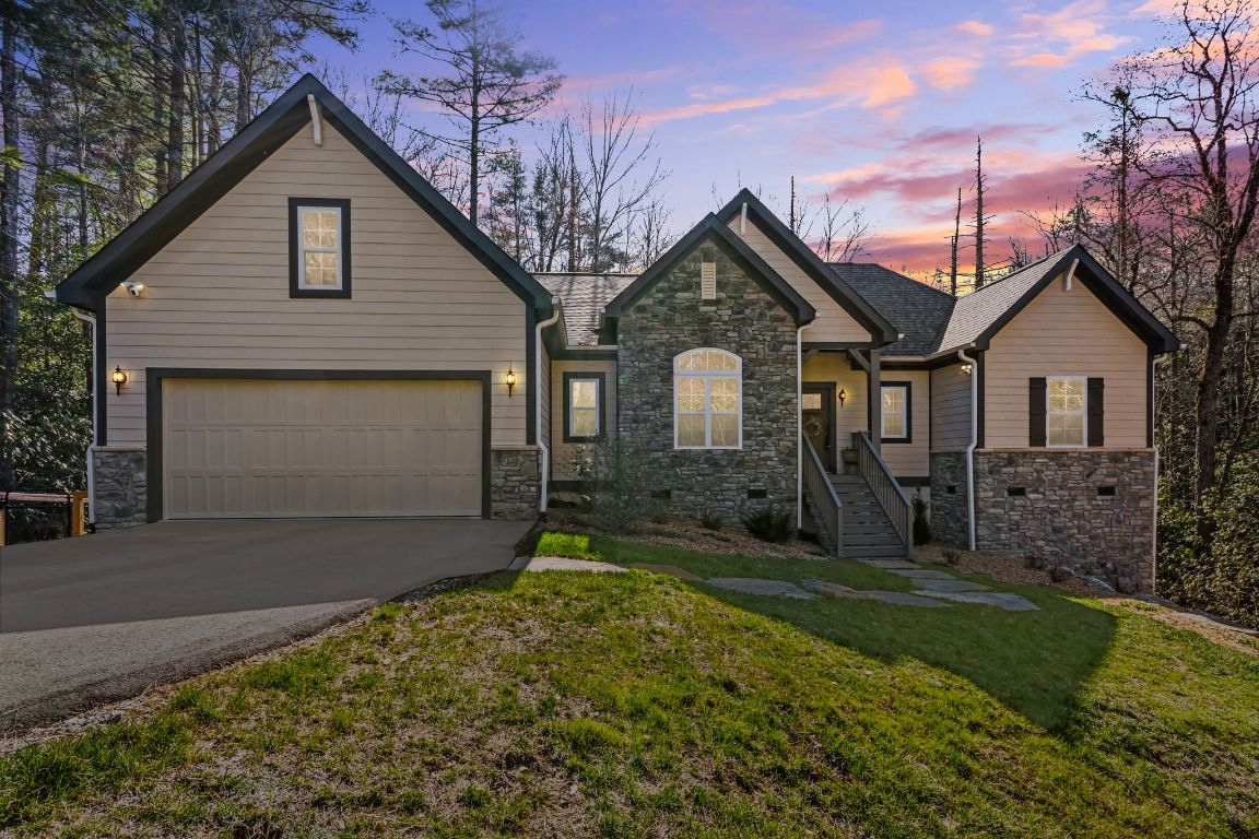 39 Pine Forest Court