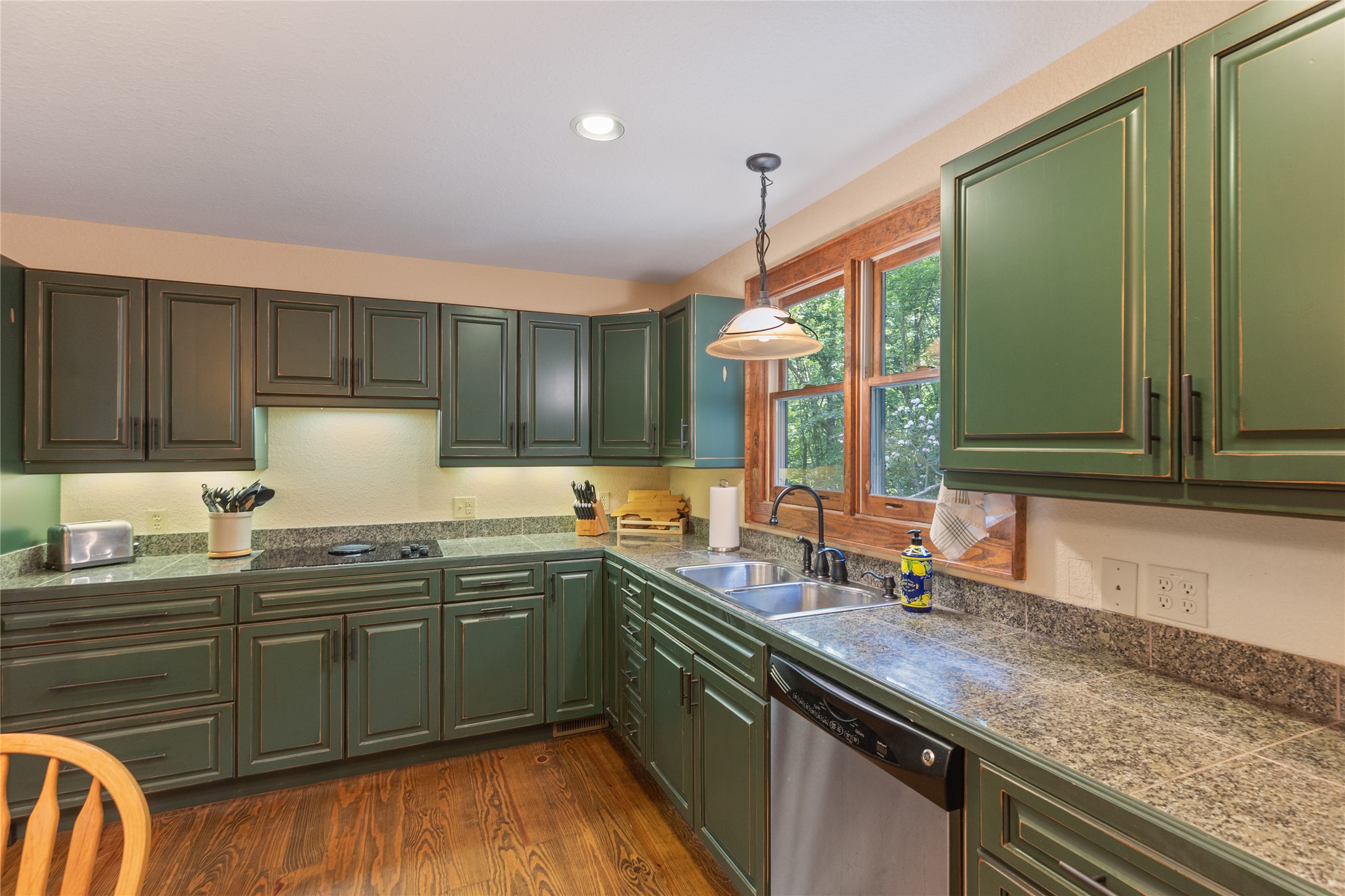214 Sunset Court