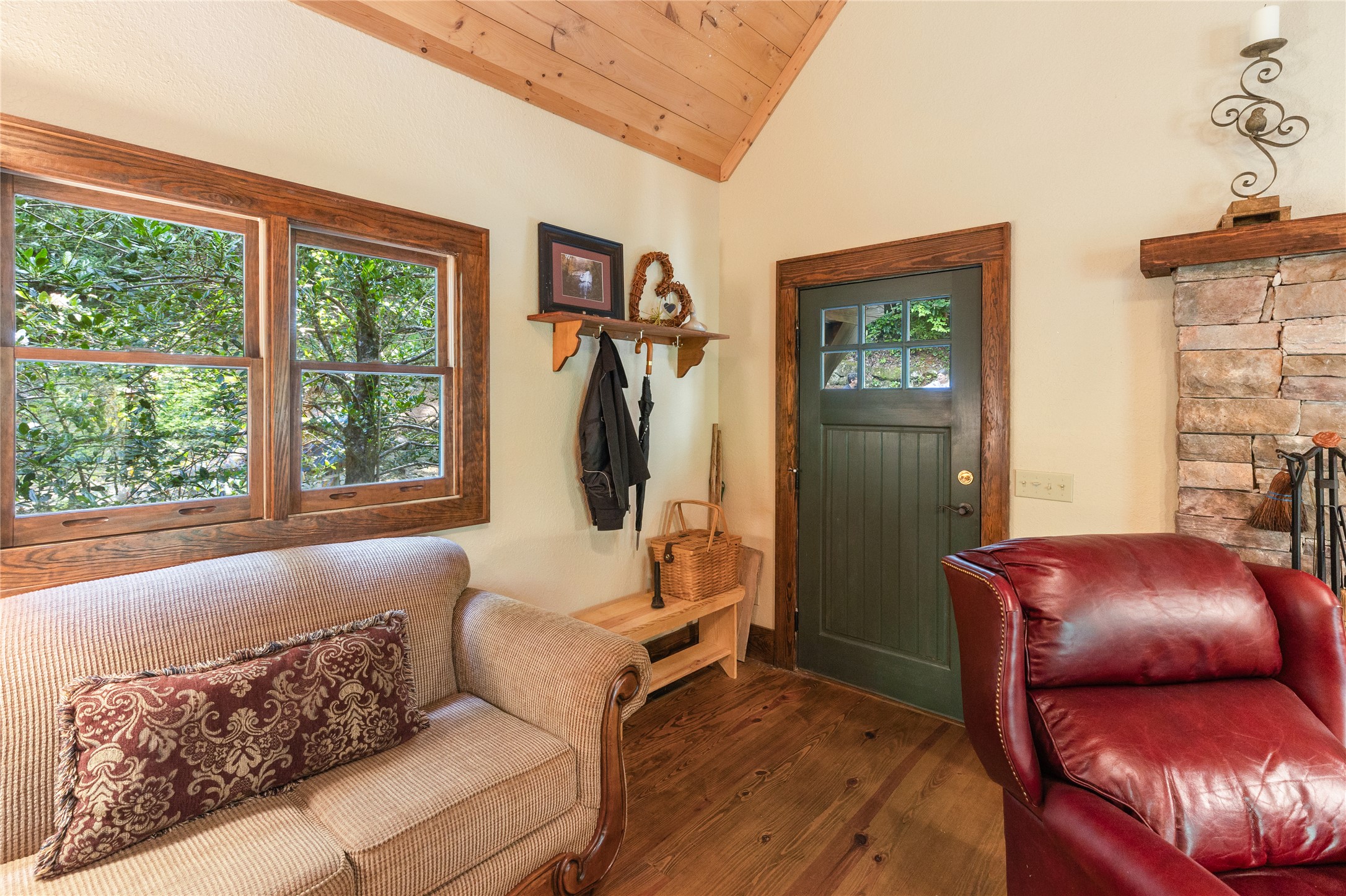 214 Sunset Court