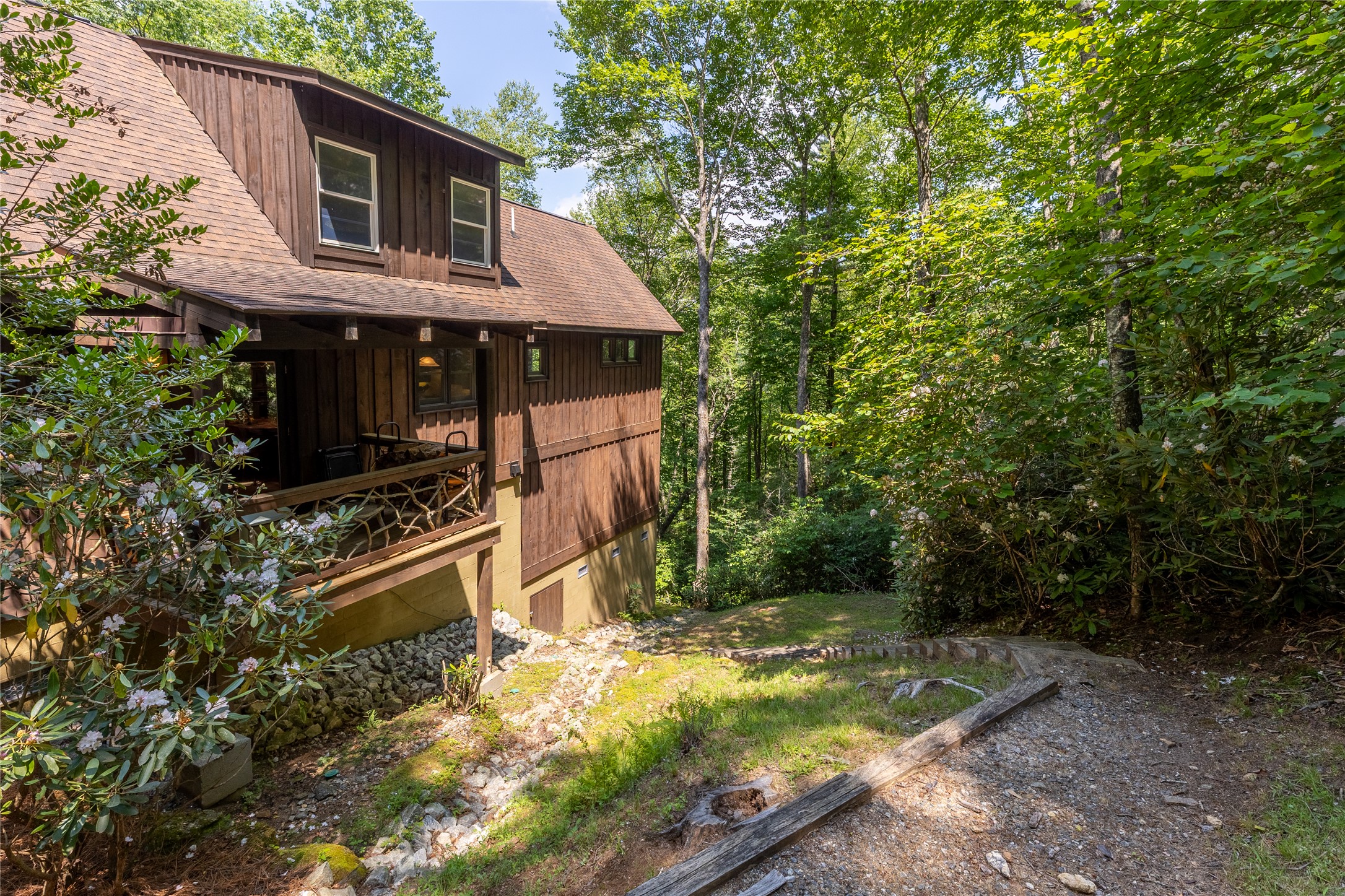 214 Sunset Court