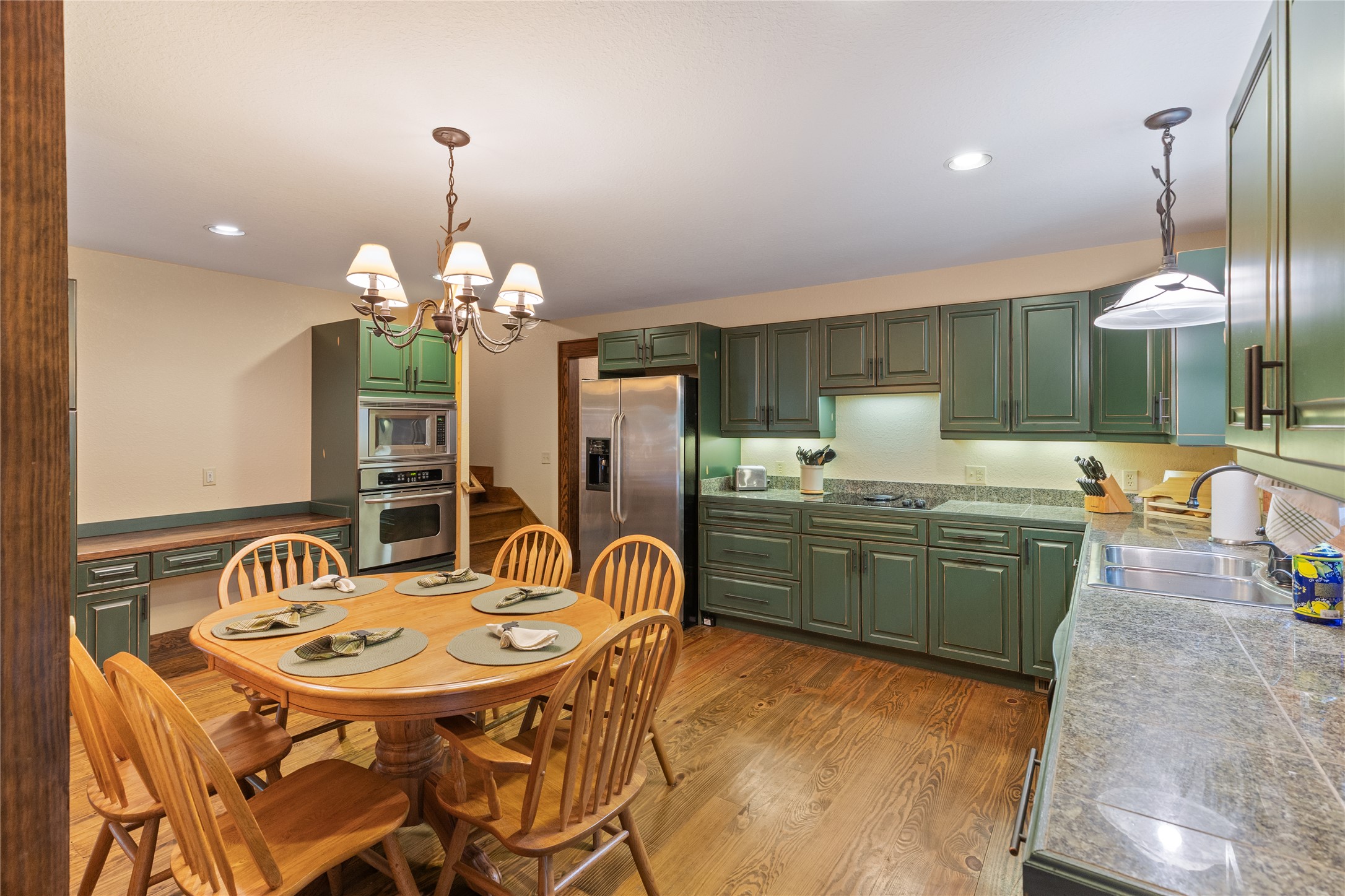 214 Sunset Court