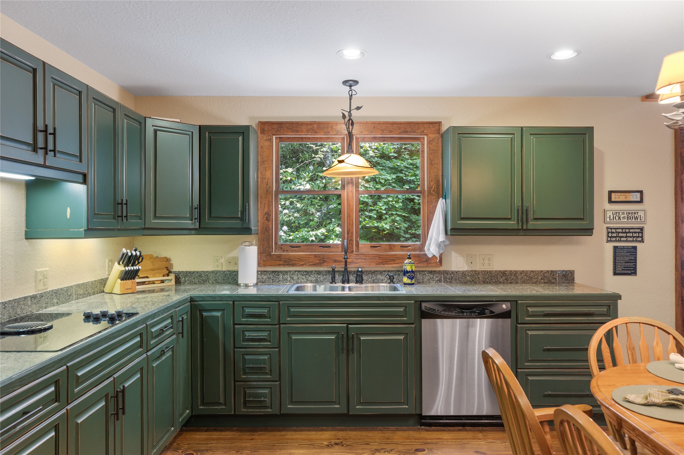 214 Sunset Court