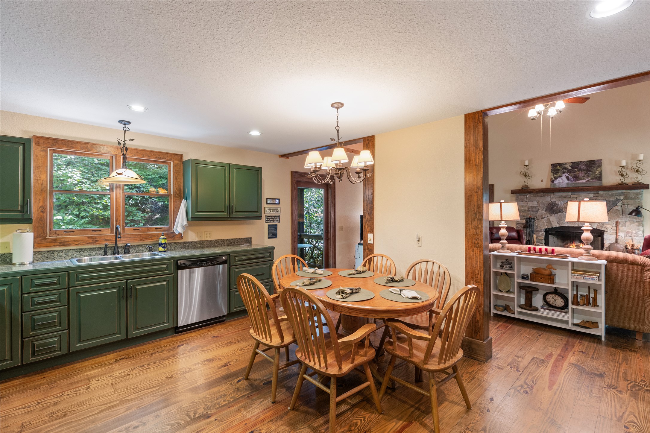 214 Sunset Court