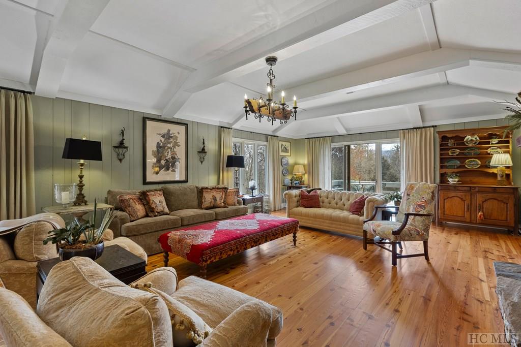 521 Azalea Lane