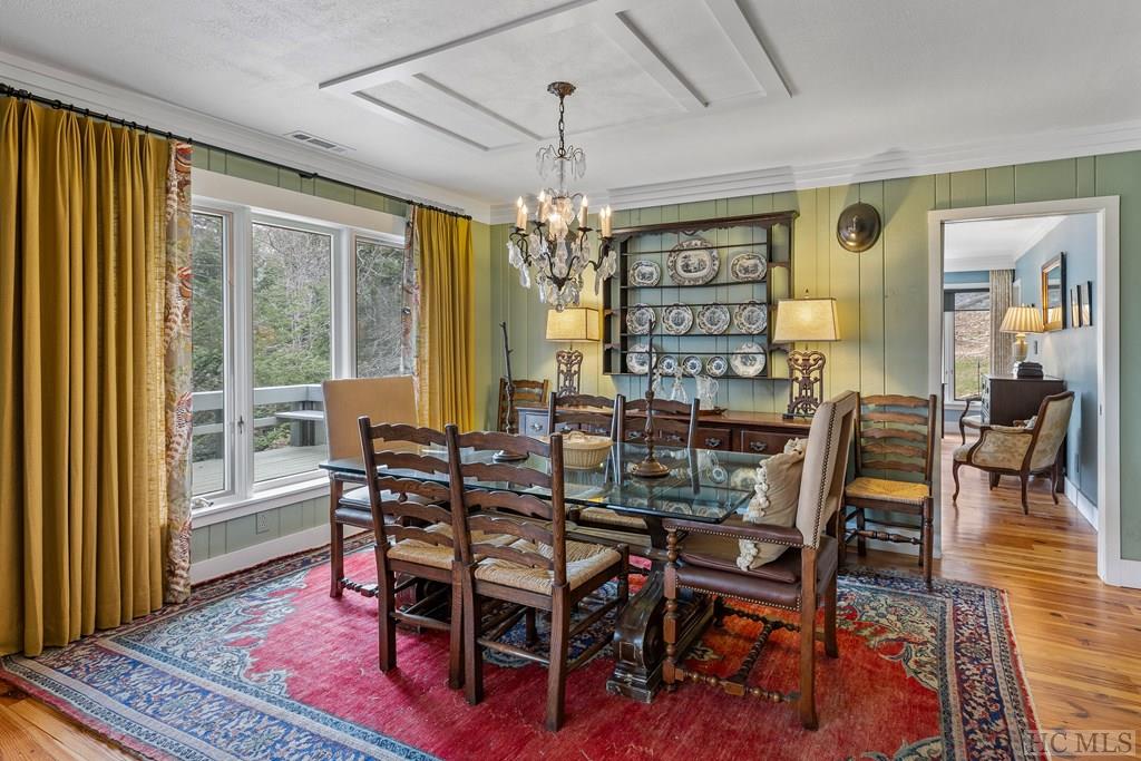 521 Azalea Lane