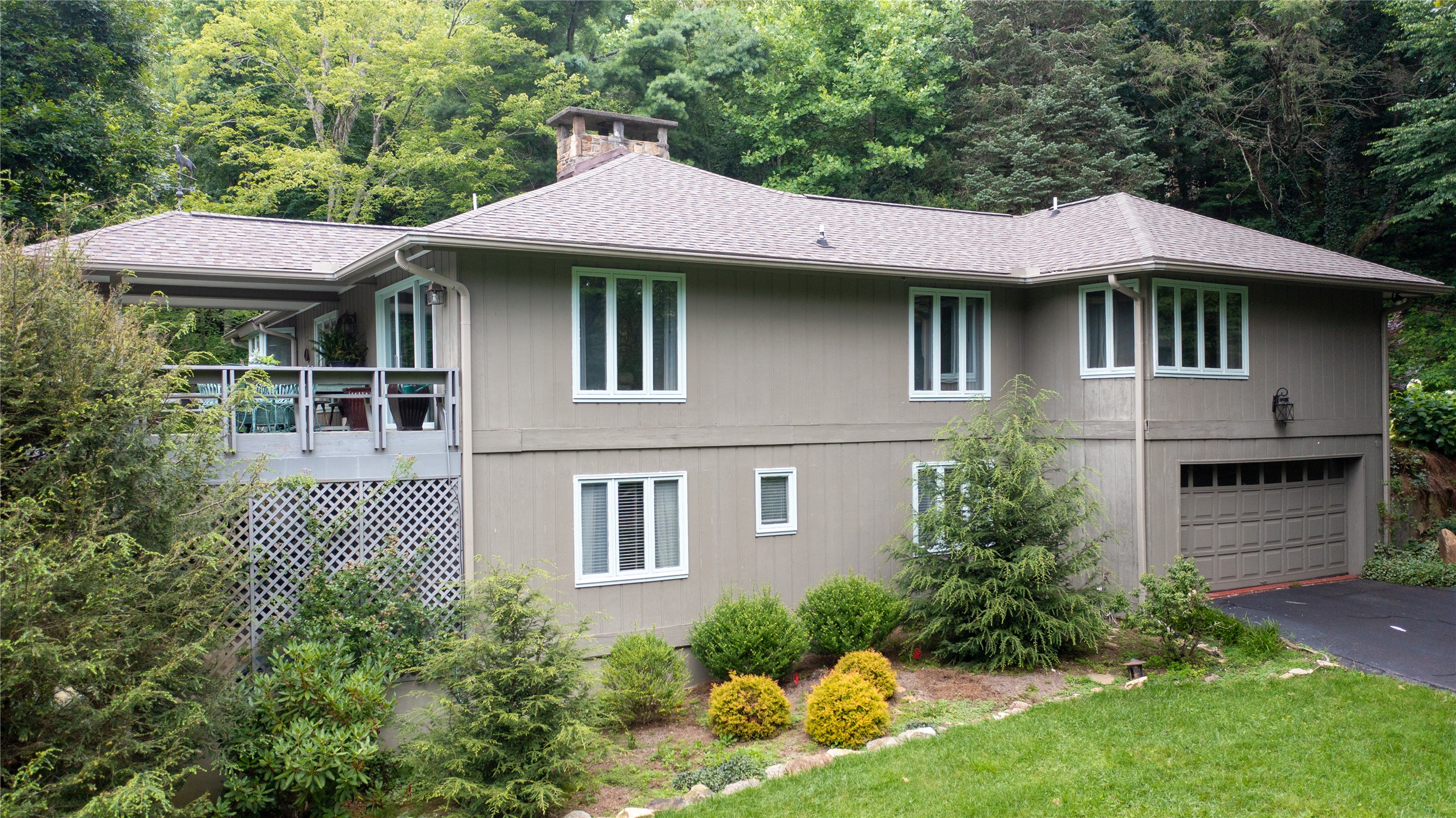 521 Azalea Lane