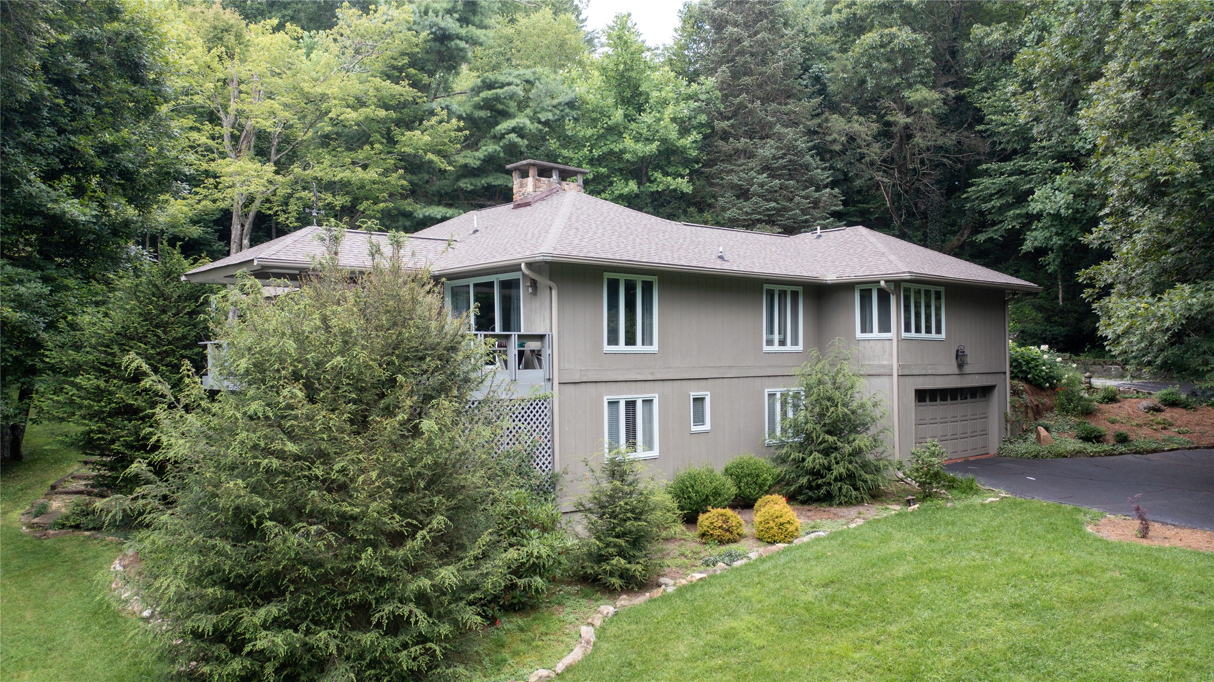 521 Azalea Lane