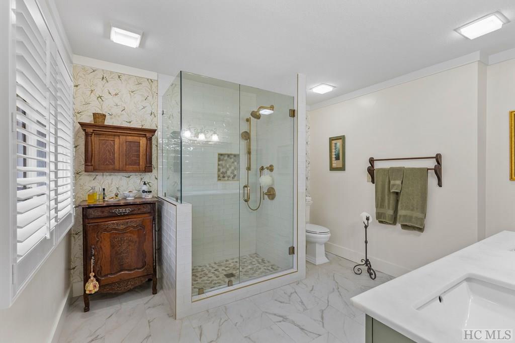 521 Azalea Lane