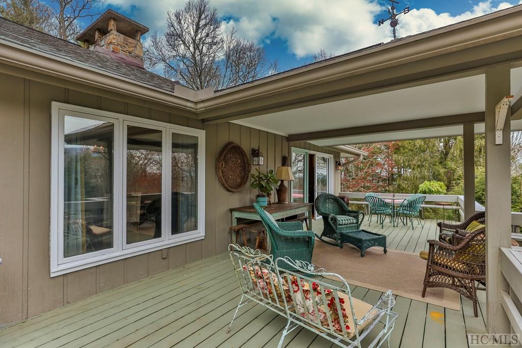 521 Azalea Lane