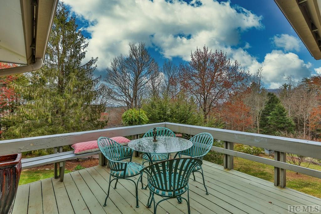 521 Azalea Lane