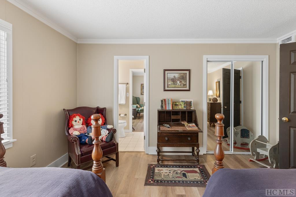 521 Azalea Lane