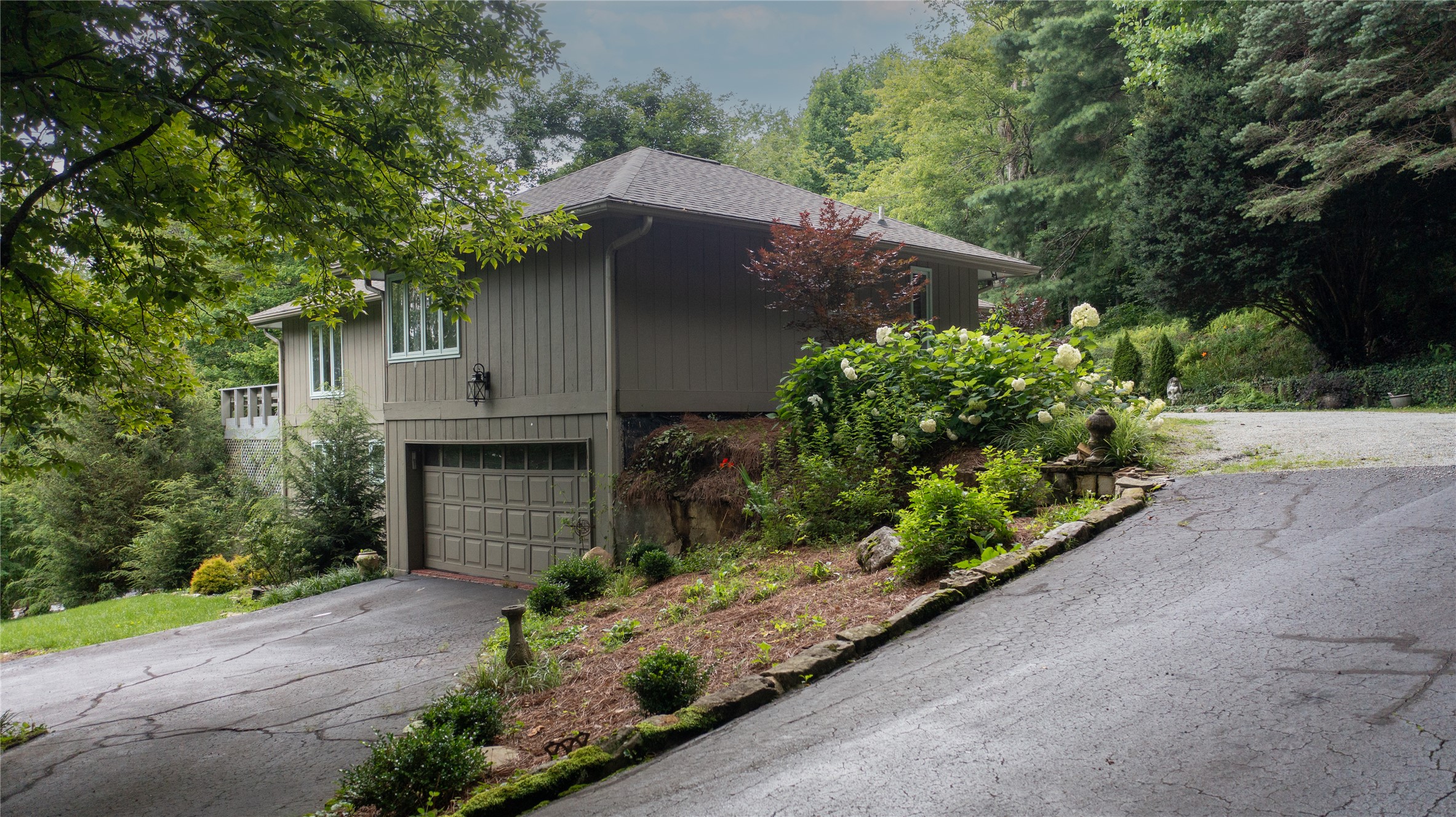 521 Azalea Lane