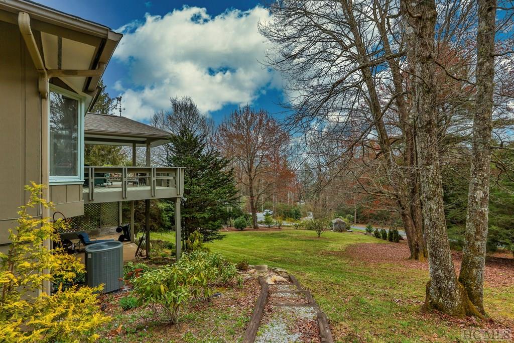 521 Azalea Lane