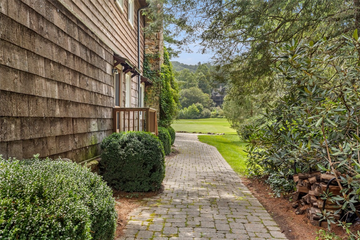 346 Hummingbird Lane