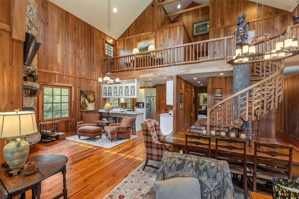 346 Hummingbird Lane