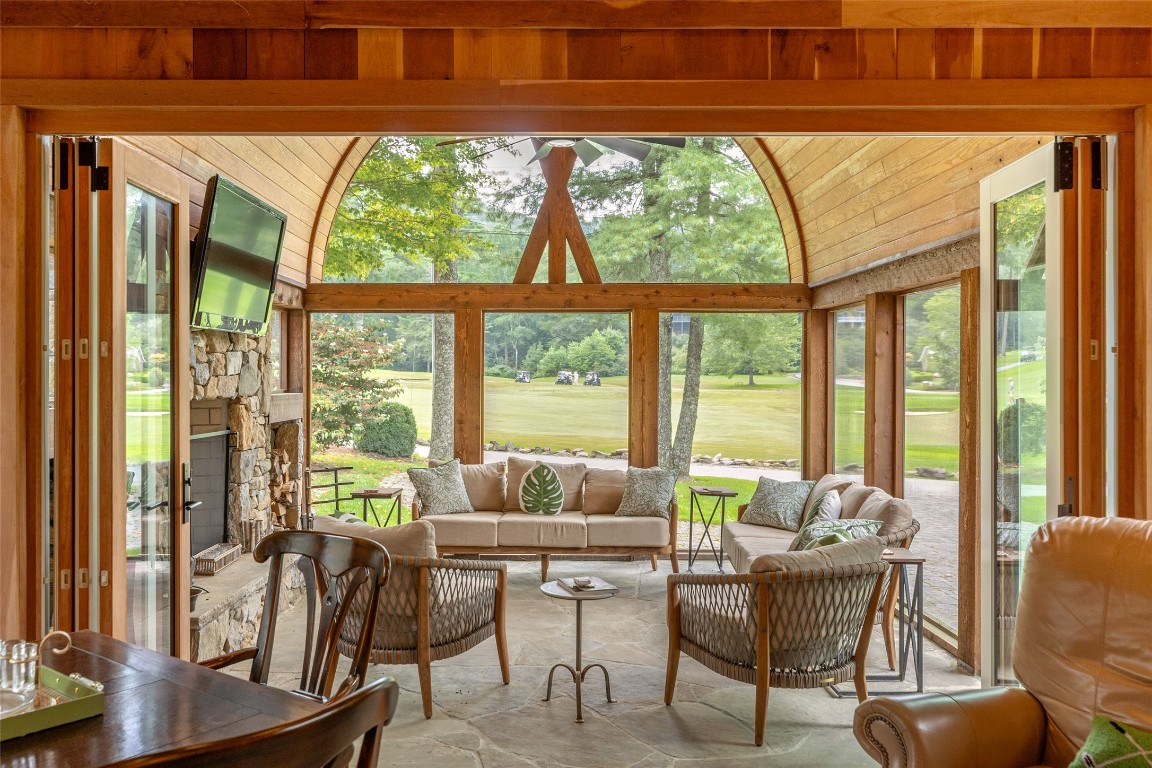 346 Hummingbird Lane