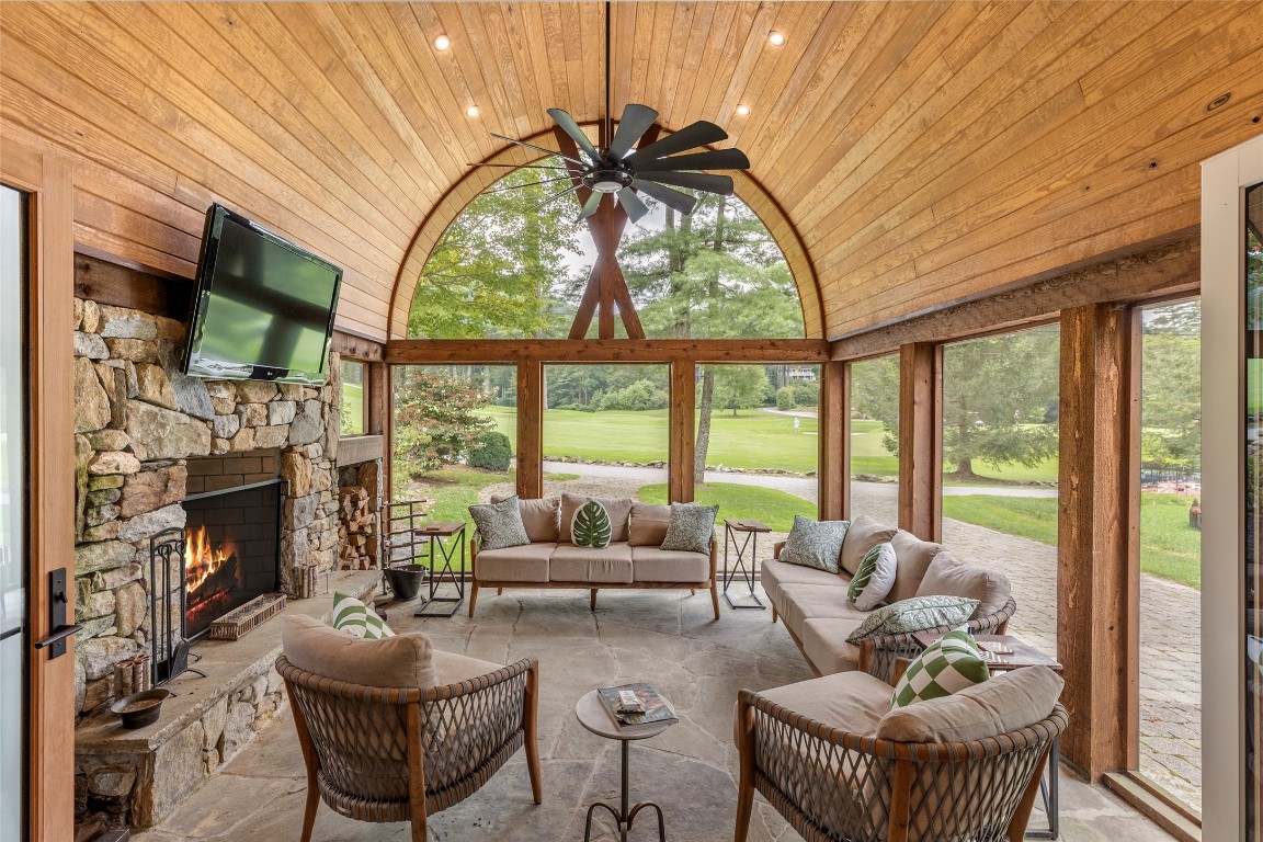 346 Hummingbird Lane