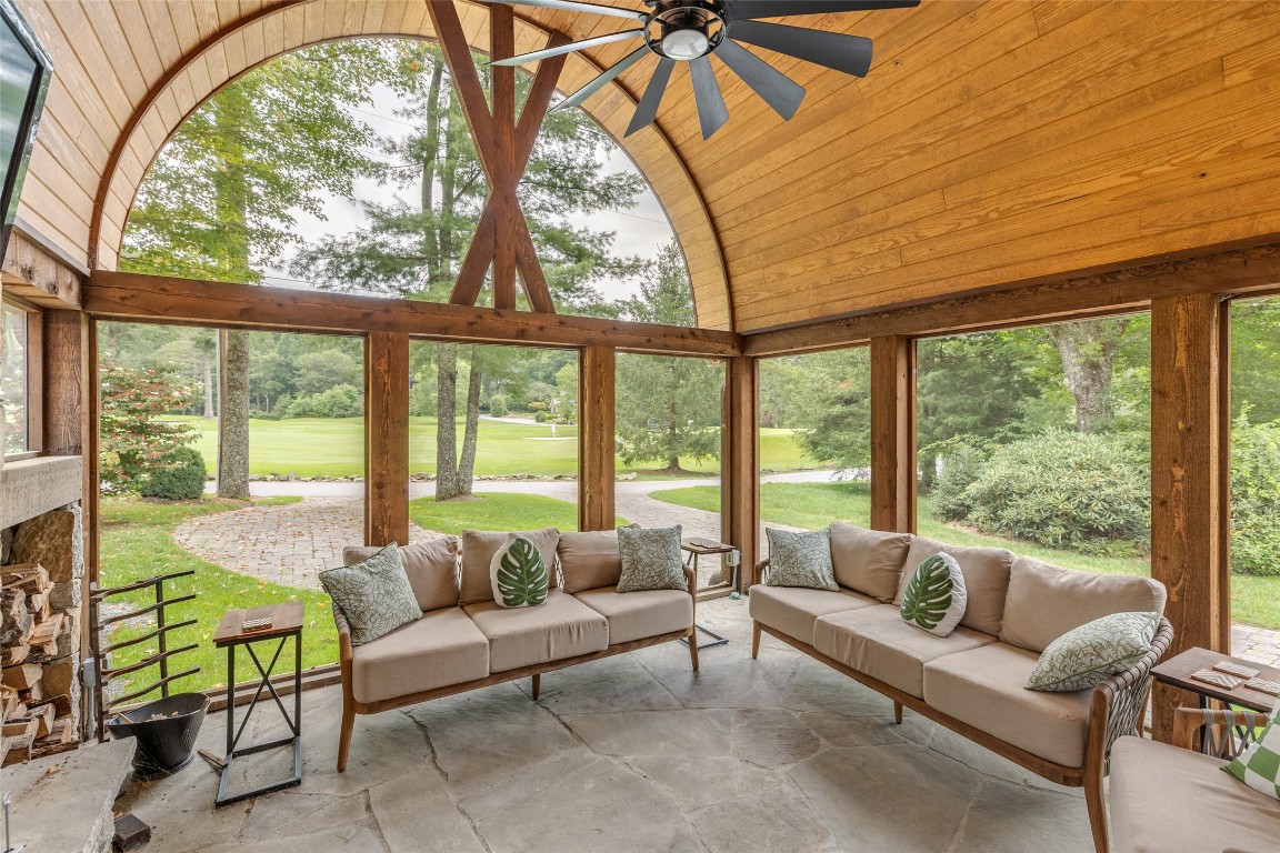 346 Hummingbird Lane