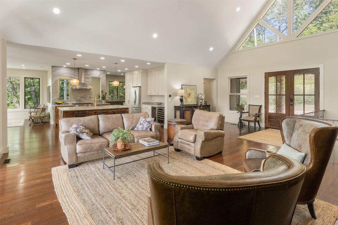 451 Country Club Drive