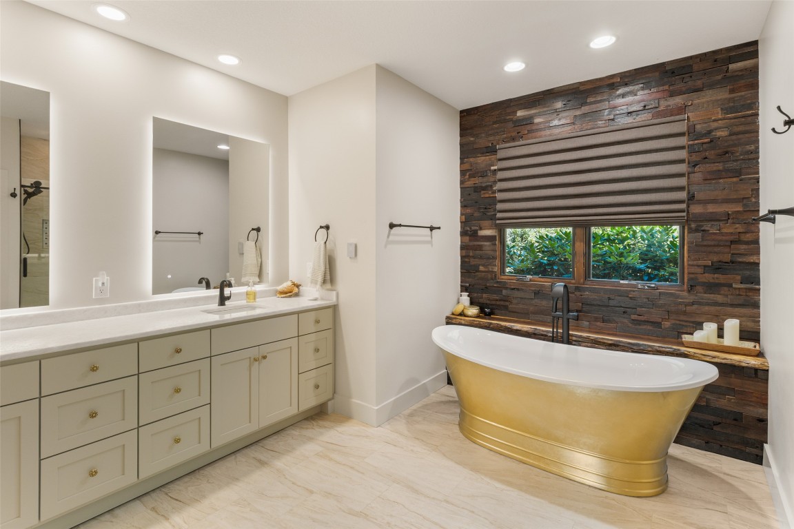 451 Country Club Drive