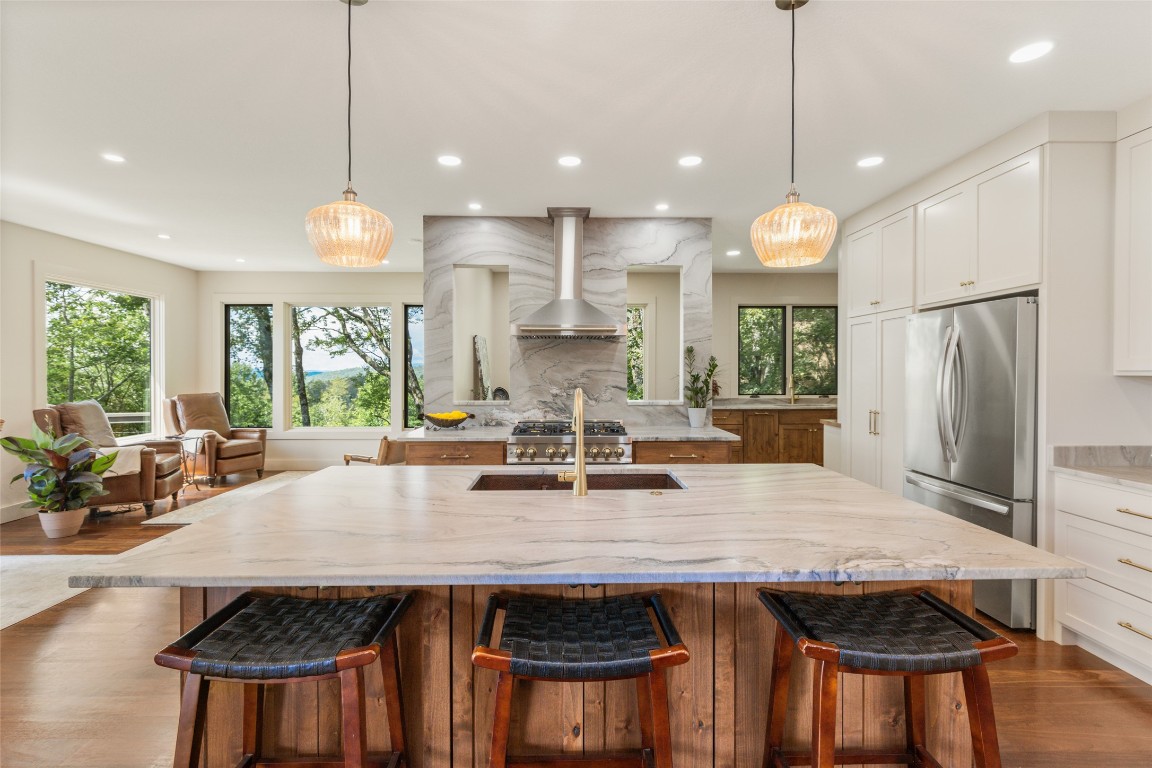 451 Country Club Drive