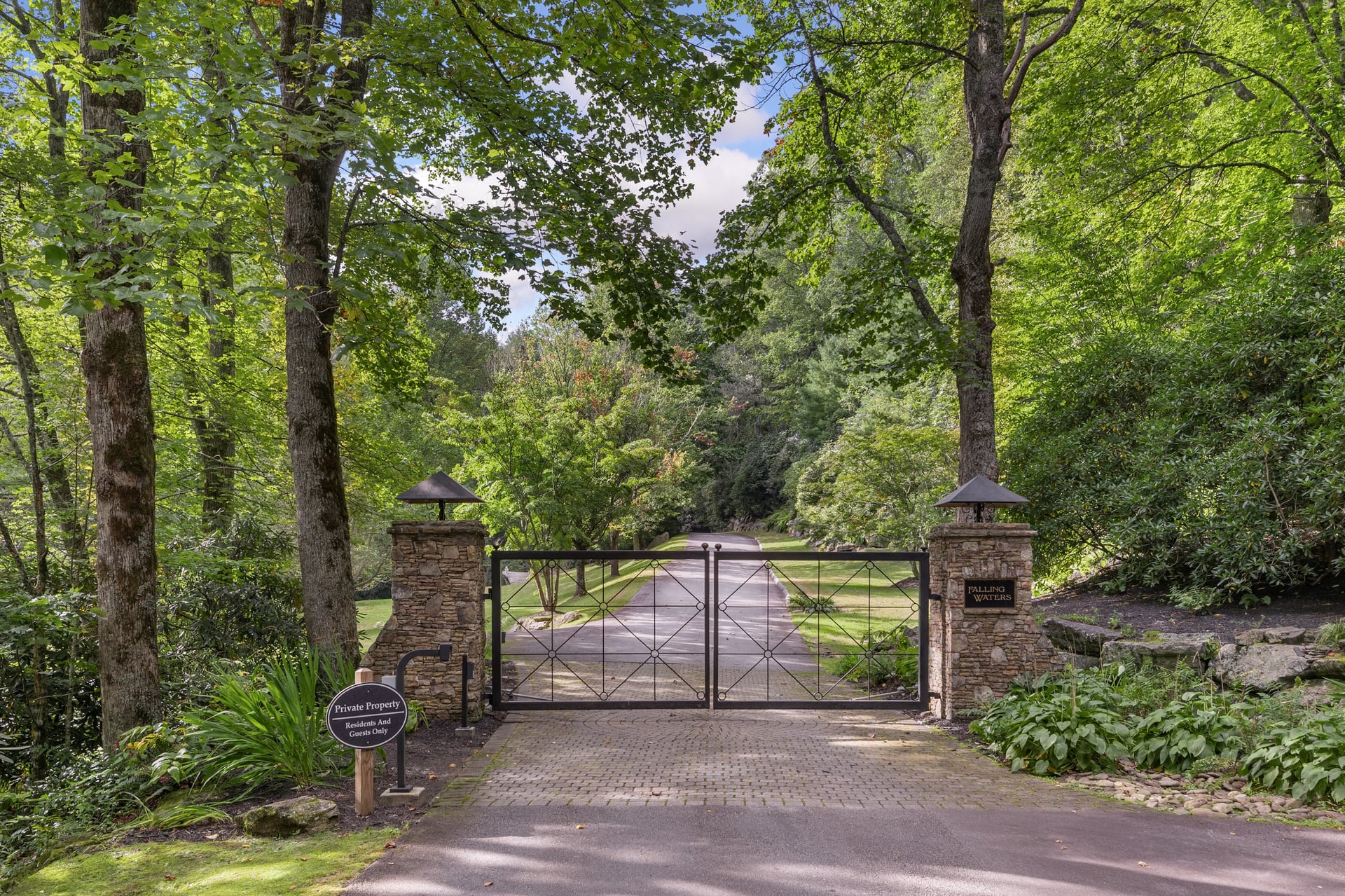 1442 Owl Gap Road