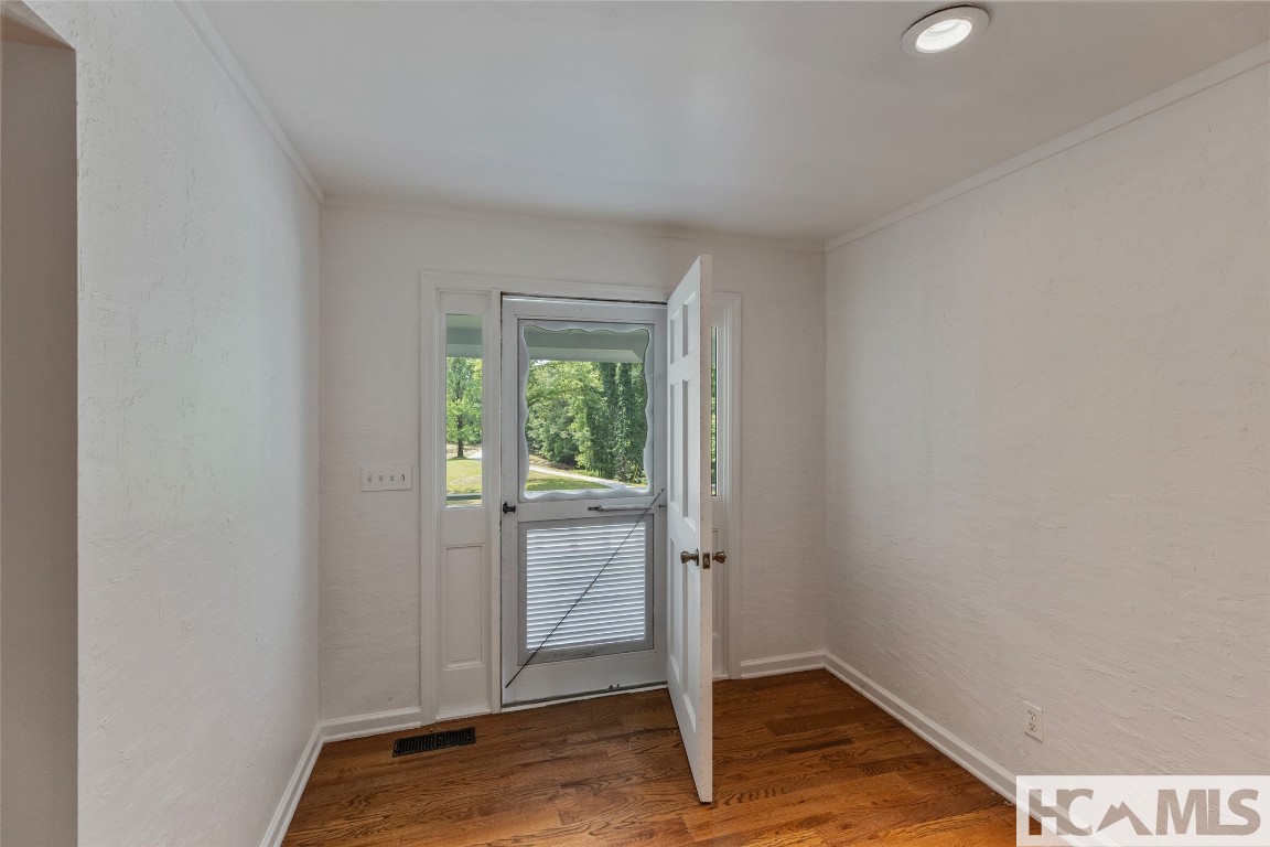 418 Woodpecker Trail