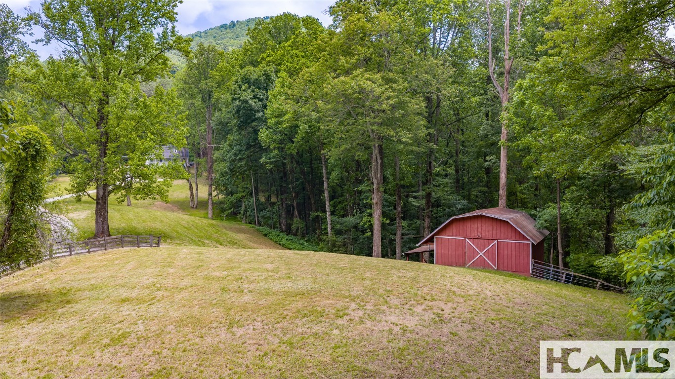 418 Woodpecker Trail