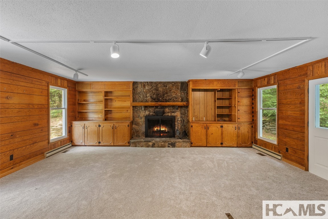 418 Woodpecker Trail