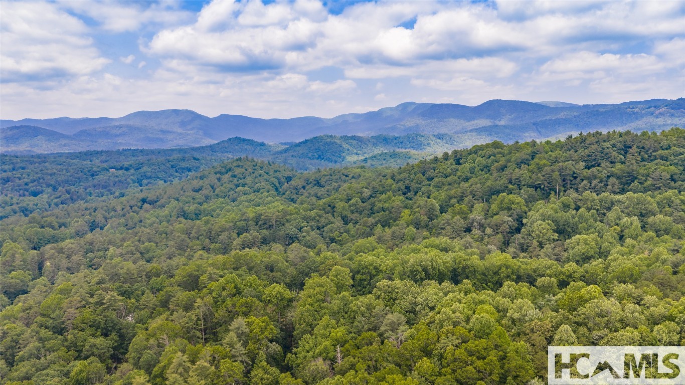 418 Woodpecker Trail