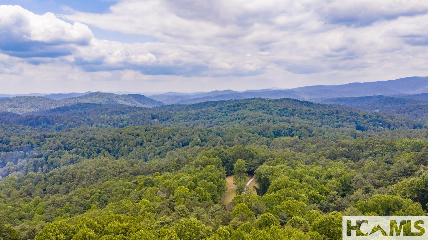 418 Woodpecker Trail