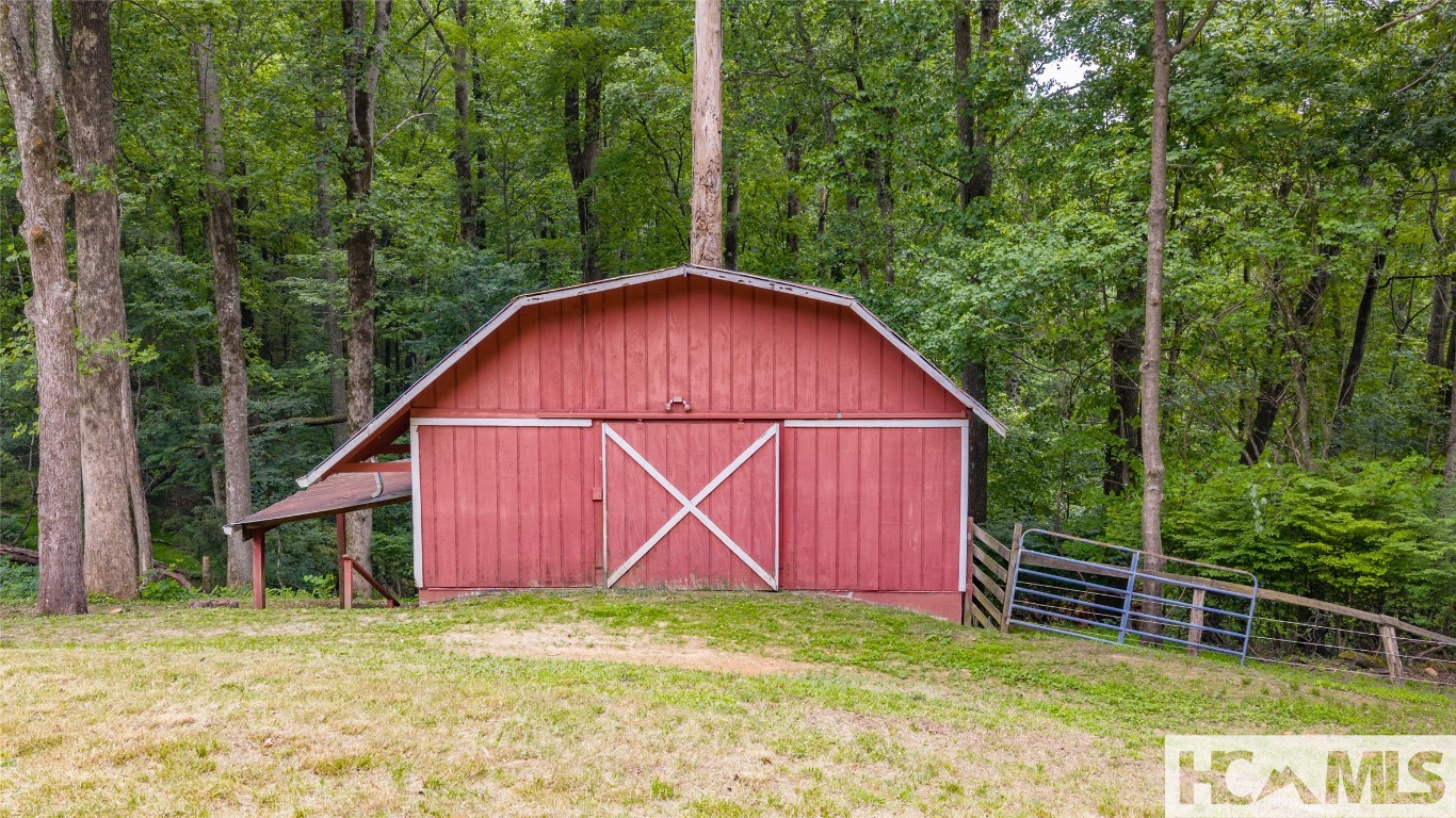 418 Woodpecker Trail