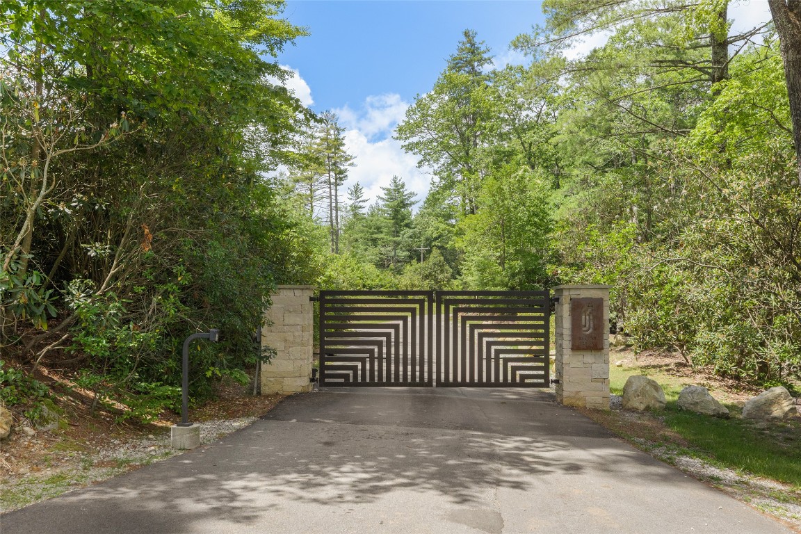 47 Hayes Trail Drive