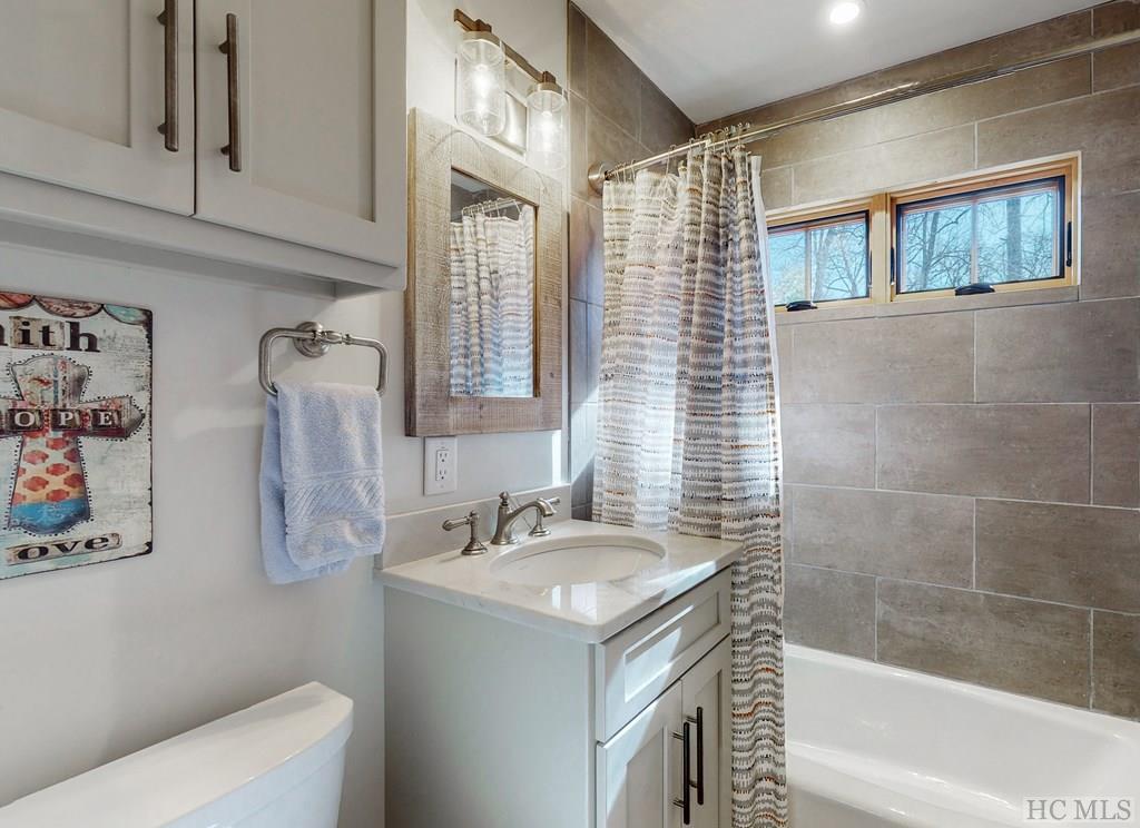 204 Pinecrest Road