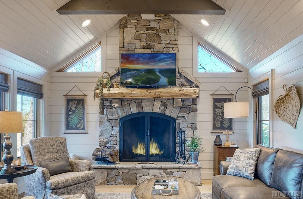 204 Pinecrest Road