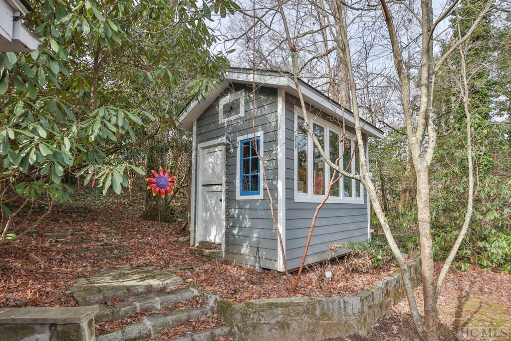 48 Holt Knob Road